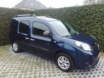 Transportør Liten varebil Renault Kangoo i Muno Belgia